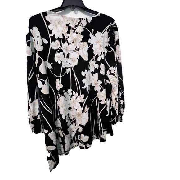 JM Collection Woman tunic, with Gold foil print accents and Studded Split-Sleeve - Picture 2 of 13